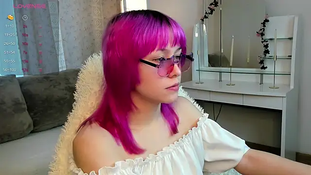 EmilyTrase online show from May 17, 2026, 1:16 am