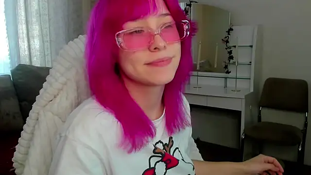 EmilyTrase online show from May 11, 2026, 1:07 am