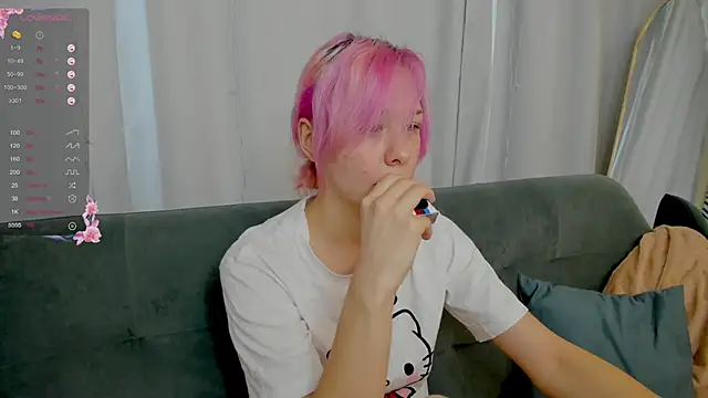 Snapshot of EmilyTrase chatting on April 4, 2026, 1:12 am EmilyTrase online show from April 4, 2026, 1:12 am