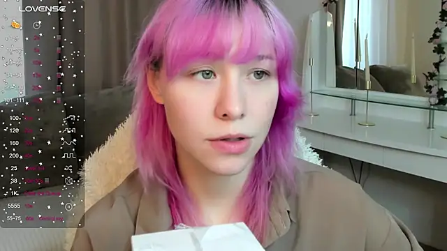 EmilyTrase online show from May 27, 2026, 1:15 am