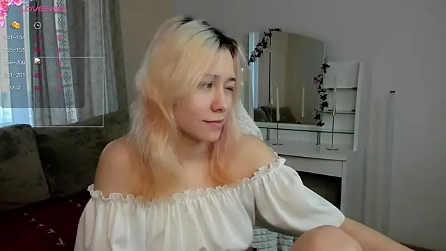EmilyTrase online show from April 29, 2026, 1:10 am