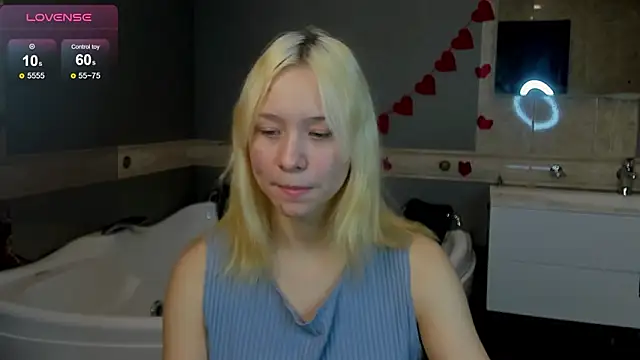 Snapshot of EmilyTrase chatting on February 28, 2026, 1:05 am EmilyTrase online show from February 28, 2026, 1:05 am