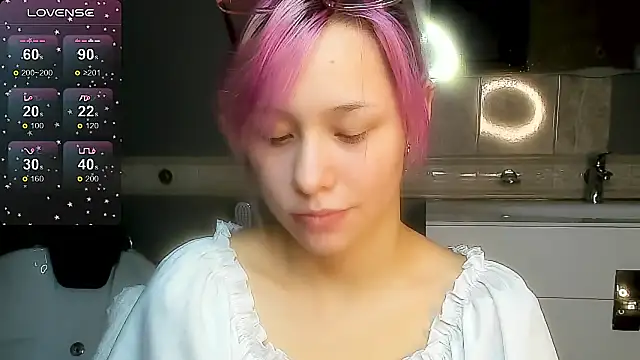 Snapshot of EmilyTrase chatting on April 6, 2026, 1:12 am EmilyTrase online show from April 6, 2026, 1:12 am