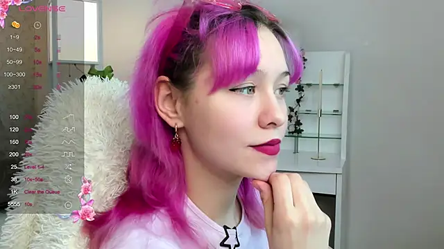 EmilyTrase online show from May 21, 2026, 1:14 am