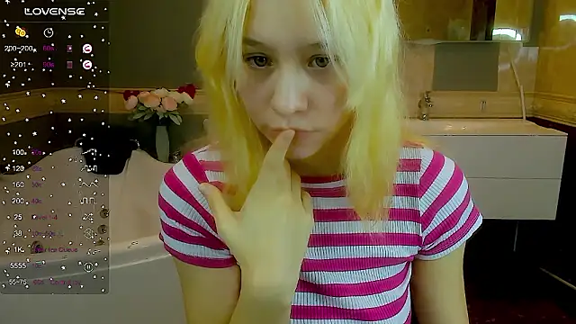 Snapshot of EmilyTrase chatting on March 7, 2026, 1:12 am EmilyTrase online show from March 7, 2026, 1:12 am