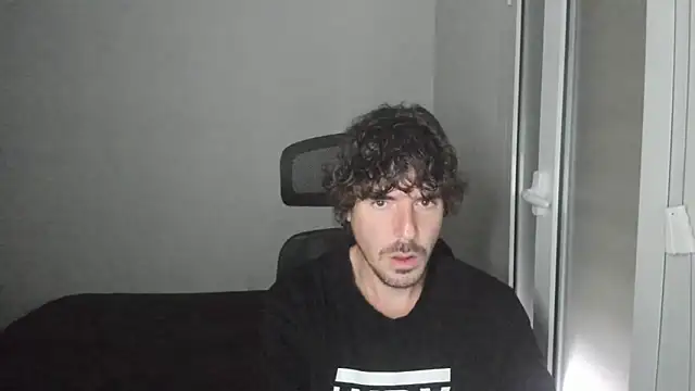 Snapshot of joaquin420_hot chatting on February 17, 2026, 3:31 pm joaquin420 hot online show from February 17, 2026, 3:31 pm