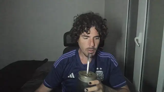 joaquin420 hot online show from April 8, 2026, 11:28 pm