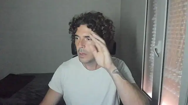 Snapshot of joaquin420_hot chatting on April 14, 2026, 6:07 am joaquin420 hot online show from April 14, 2026, 6:07 am