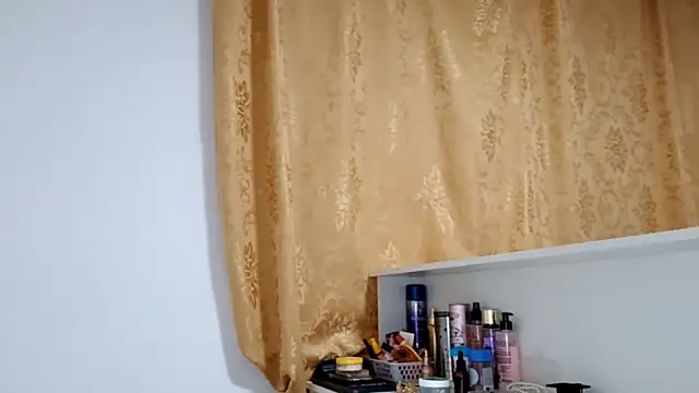 Snapshot of EsterSantopietro chatting on February 25, 2026, 10:09 pm EsterSantopietro online show from February 25, 2026, 10:09 pm