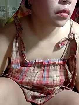 Snapshot of yun_2006 chatting on April 8, 2026, 12:45 am yun 2006 online show from April 8, 2026, 12:45 am