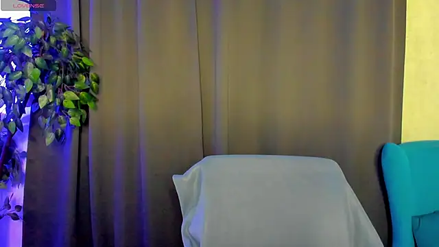 Snapshot of little__isabel chatting on May 29, 2026, 7:58 am little isabel online show from May 29, 2026, 7:58 am