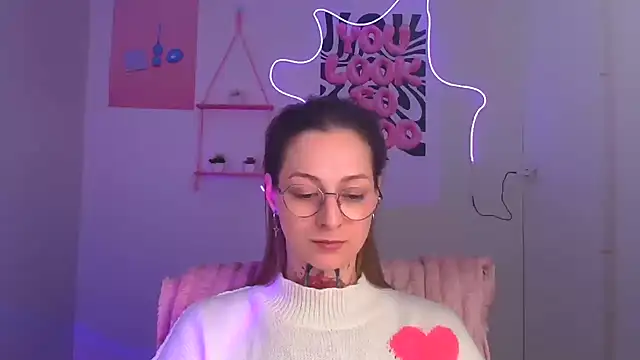 Esmi Winter online show from March 20, 2026, 6:31 pm