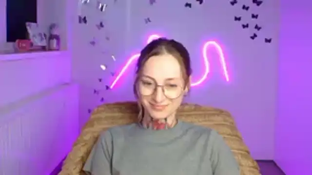 Esmi Winter online show from March 23, 2026, 12:27 pm