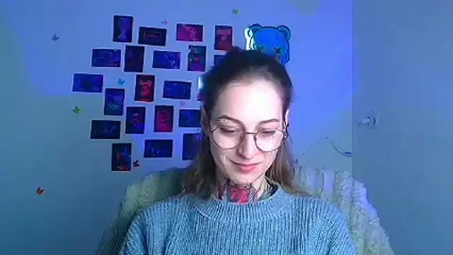 Esmi Winter online show from March 3, 2026, 6:20 am