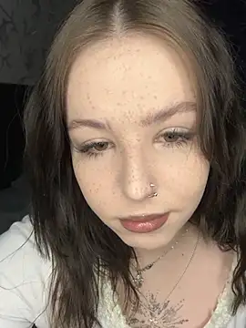 Snapshot of honey1peach chatting on February 20, 2026, 12:29 pm honey1peach online show from February 20, 2026, 12:29 pm