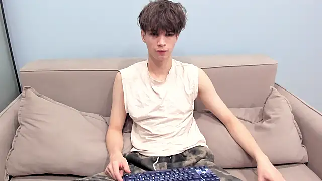 Snapshot of Ur_NextDoor_Boy chatting on February 13, 2026, 7:03 pm Ur NextDoor Boy online show from February 13, 2026, 7:03 pm