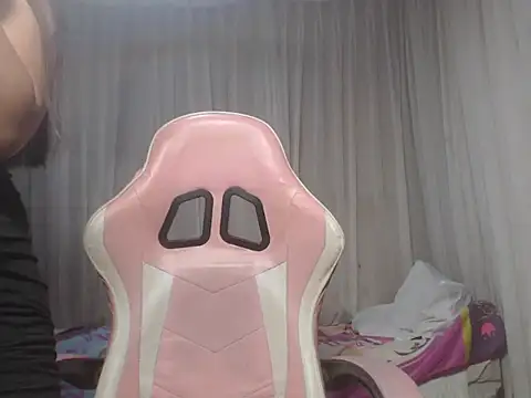 Snapshot of lyn67 chatting on February 19, 2026, 2:19 am lyn67 online show from February 19, 2026, 2:19 am