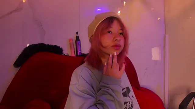 Snapshot of kitty_gang_ chatting on February 16, 2026, 1:21 pm kitty gang online show from February 16, 2026, 1:21 pm