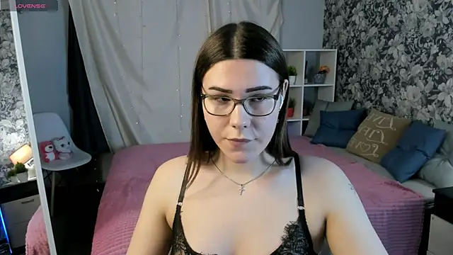 Coraline kitty online show from April 26, 2026, 7:05 am