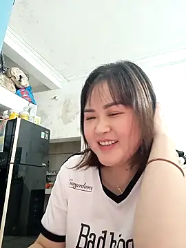 Kee-kimlee online show from April 12, 2026, 2:42 pm