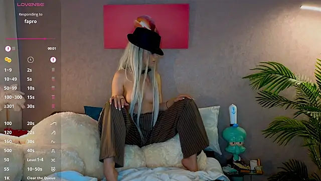 Sonya-Love online show from May 27, 2026, 1:57 am