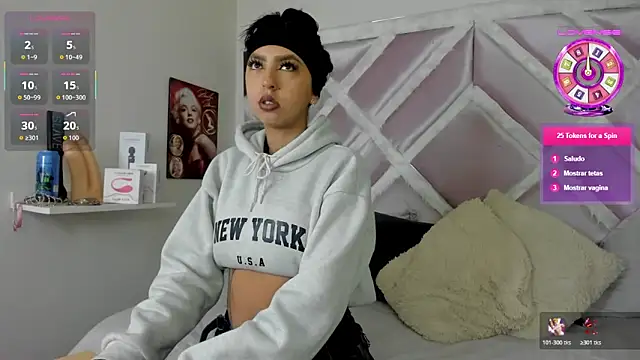 Snapshot of luxx_11 chatting on February 17, 2026, 12:46 pm luxx 11 online show from February 17, 2026, 12:46 pm