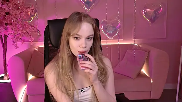 Snapshot of AmyNox chatting on February 15, 2026, 9:08 am AmyNox online show from February 15, 2026, 9:08 am