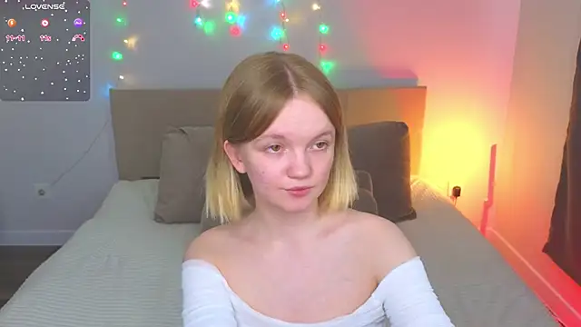 Snapshot of StellaBunny chatting on March 26, 2026, 11:08 am StellaBunny online show from March 26, 2026, 11:08 am