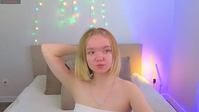 Snapshot of StellaBunny chatting on March 24, 2026, 4:12 am StellaBunny online show from March 24, 2026, 4:12 am