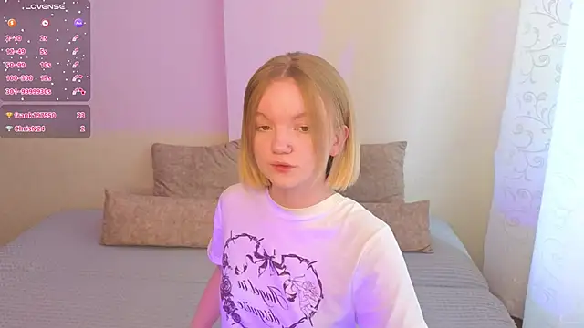 Snapshot of StellaBunny chatting on March 11, 2026, 11:15 am StellaBunny online show from March 11, 2026, 11:15 am