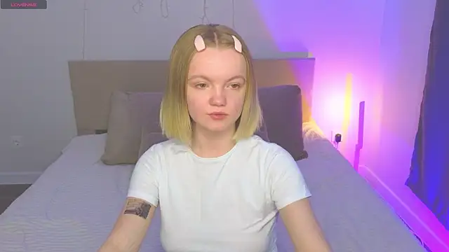 Snapshot of StellaBunny chatting on March 27, 2026, 4:21 am StellaBunny online show from March 27, 2026, 4:21 am