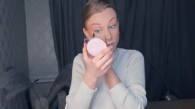 CarmenLipkin online show from February 22, 2026, 10:00 pm