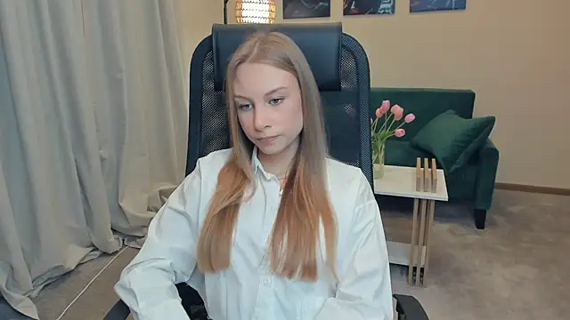 CarmenLipkin online show from February 12, 2026, 2:28 pm