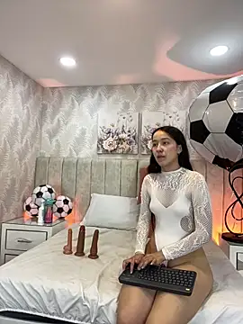 Brisa Silva online show from June 19, 2026, 12:00 pm