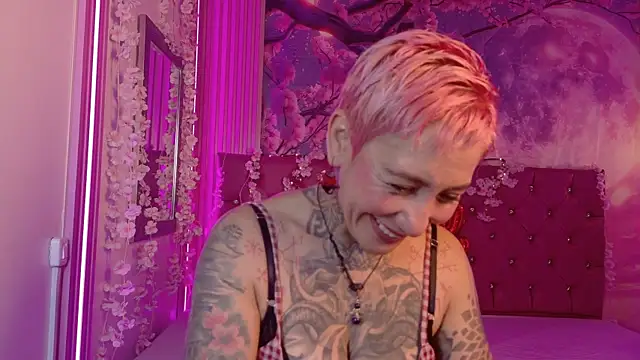 Snapshot of Everlyn_sexx chatting on February 16, 2026, 11:53 am Everlyn sexx online show from February 16, 2026, 11:53 am