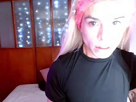 Snapshot of DanniHotBoy02 chatting on February 21, 2026, 7:16 pm DanniHotBoy02 online show from February 21, 2026, 7:16 pm