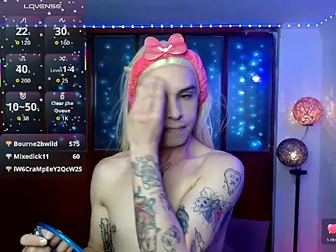 Snapshot of DanniHotBoy02 chatting on March 13, 2026, 11:21 pm DanniHotBoy02 online show from March 13, 2026, 11:21 pm