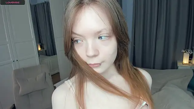 LavenderMitten online show from April 17, 2026, 6:16 am