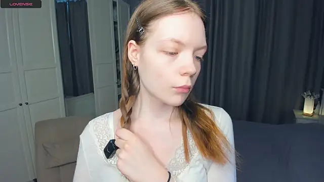 LavenderMitten online show from July 24, 2026, 5:36 am