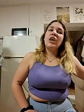 Snapshot of Dulcexpecado chatting on March 11, 2026, 10:26 pm Dulcexpecado online show from March 11, 2026, 10:26 pm