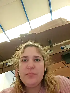 Snapshot of Dulcexpecado chatting on March 18, 2026, 1:24 pm Dulcexpecado online show from March 18, 2026, 1:24 pm