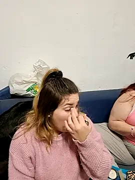 Snapshot of Dulcexpecado chatting on March 7, 2026, 6:35 pm Dulcexpecado online show from March 7, 2026, 6:35 pm