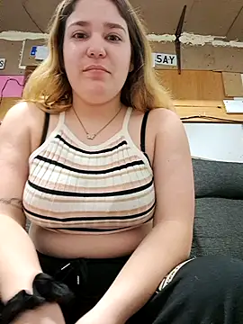 Snapshot of Dulcexpecado chatting on March 27, 2026, 5:58 pm Dulcexpecado online show from March 27, 2026, 5:58 pm