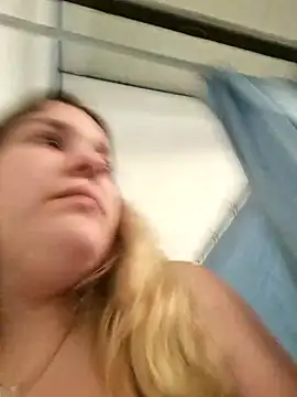 Snapshot of Dulcexpecado chatting on April 1, 2026, 2:58 pm Dulcexpecado online show from April 1, 2026, 2:58 pm