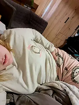 Snapshot of Dulcexpecado chatting on March 20, 2026, 9:27 pm Dulcexpecado online show from March 20, 2026, 9:27 pm