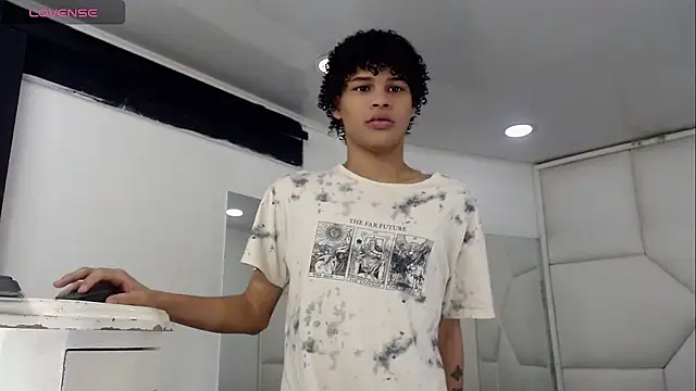 Snapshot of MattyMaxx_ chatting on February 26, 2026, 2:00 am MattyMaxx online show from February 26, 2026, 2:00 am