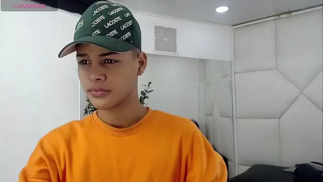 Snapshot of MattyMaxx_ chatting on February 27, 2026, 2:12 am MattyMaxx online show from February 27, 2026, 2:12 am