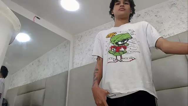 Snapshot of MattyMaxx_ chatting on February 15, 2026, 12:48 pm MattyMaxx online show from February 15, 2026, 12:48 pm