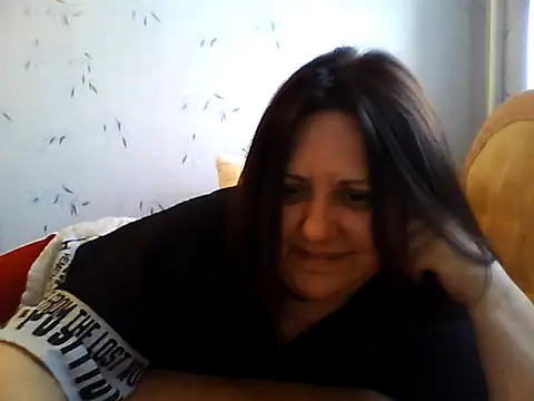 LockyCharm111 online show from May 5, 2026, 5:05 pm