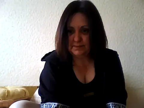 LockyCharm111 online show from March 19, 2026, 12:38 pm